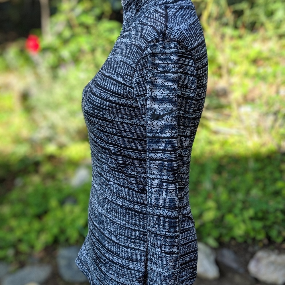 Nike Pullover - Picture 3 of 6